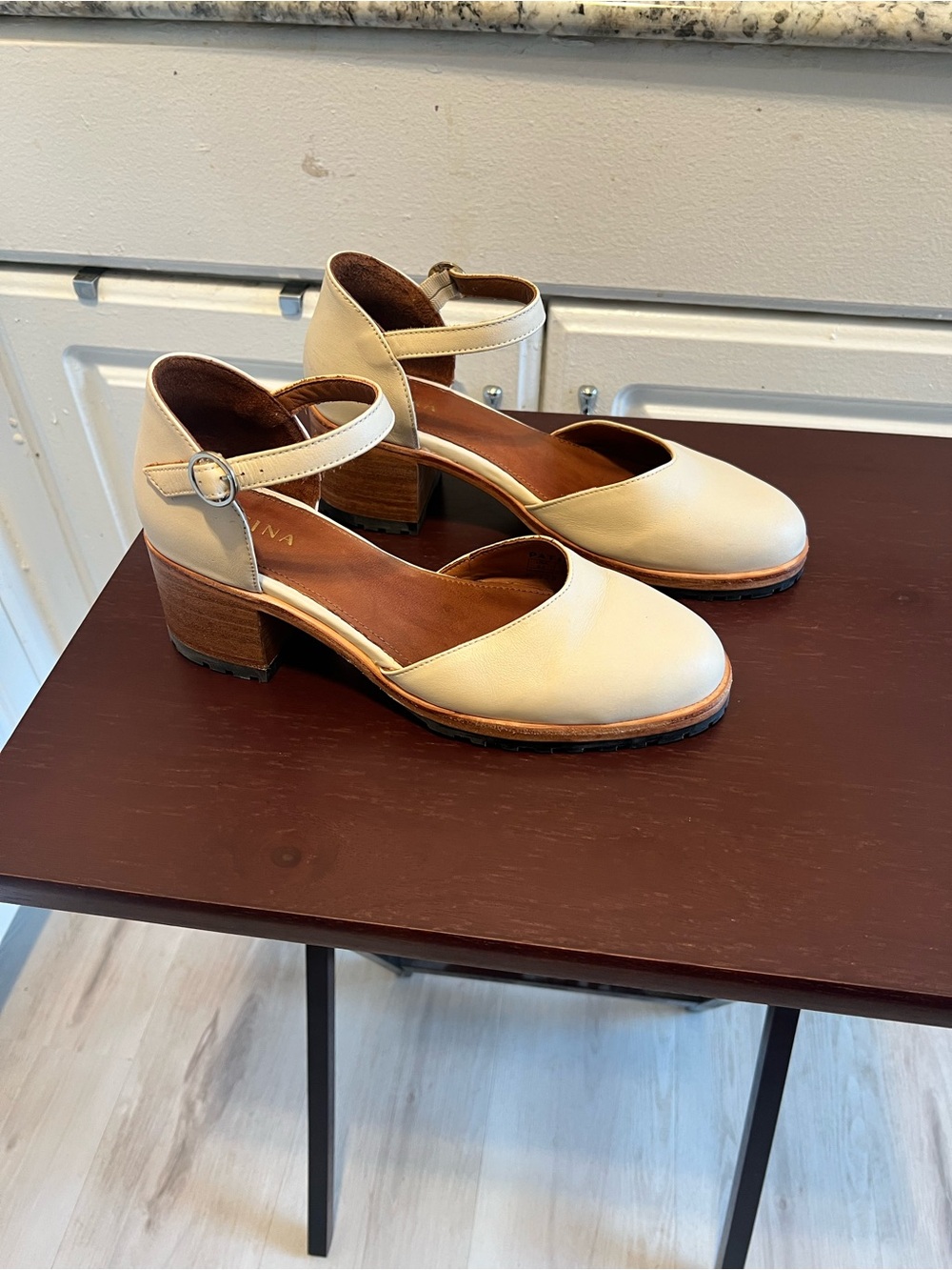 Portland Leather Goods Patina Cream Block Heeled Round Toe Mary Jane Shoe Sz 9.5